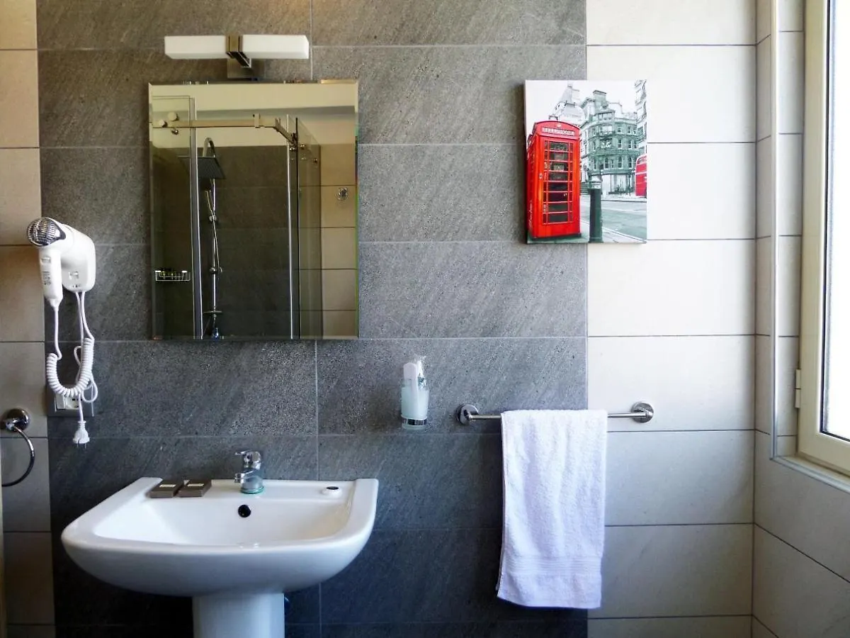 Aminn Hotel Tirana 0*,